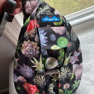 SOLD—NWOT Kavu Greenhouse Mini Rope Sling Bag